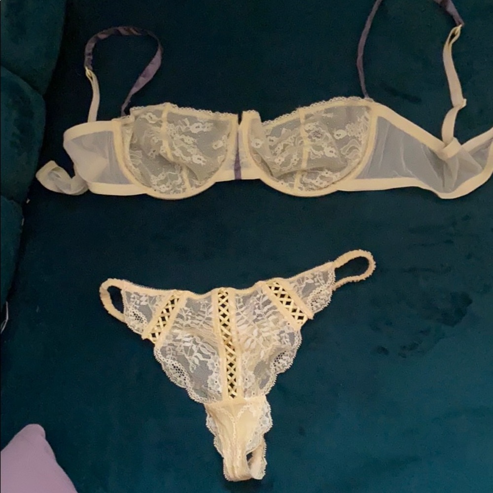 Intimissimi bra 36c/Victoria secret underwear M